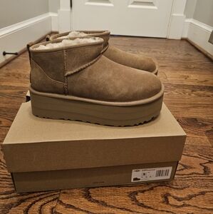 UGG classic ultra mini platform in chestnut size 8